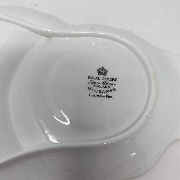 Vintage Royal Albert Gossamer, Bone China Luncheon Tea Dish with Gold Trim - Picture 5 of 5